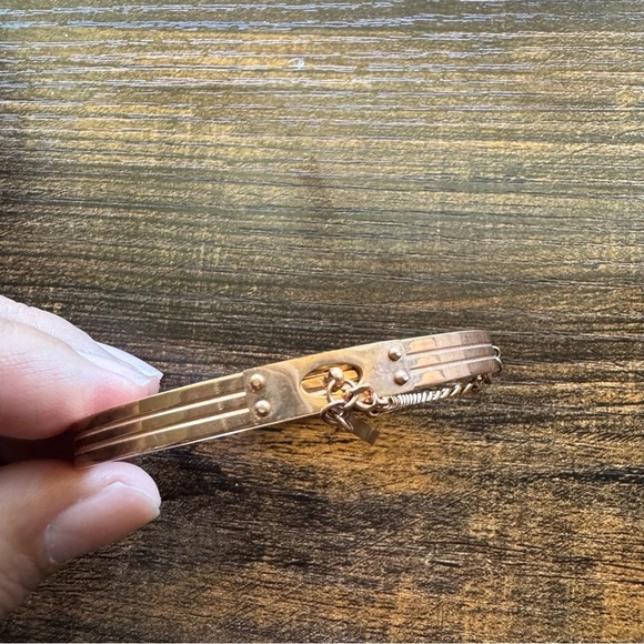 Elegant Bronze Plated Bangle Bracelet - Picture 4 of 5